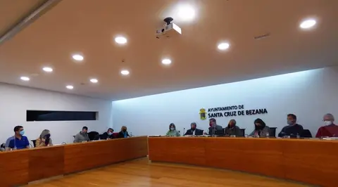 Sesión plenaria en Santa Cruz de Bezana. R.A.