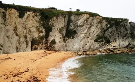 Playa de Covachos, en Santa Cruz de Bezana. R.A.