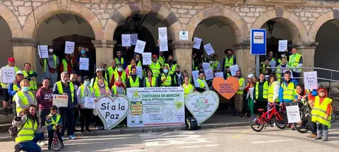 participantes en la Marcha Solidaria por Cantabria y Castilla y León.