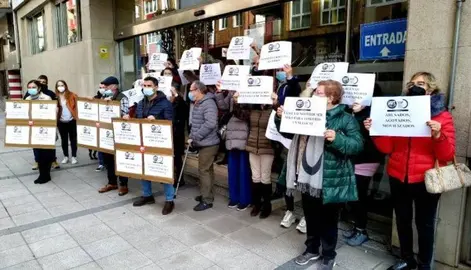 Concentración de los trabajadores en protesta por sus condiciones laborales.