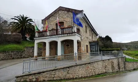 Ayuntamiento de Udías. R.A.