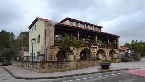 Ayuntamiento de Alfoz de Lloredo. R.A.