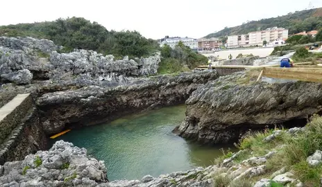 Piscina natural de agua de mar en El Sable, en Isla. R.A.