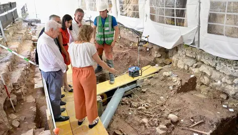 Excavaci&oacute;n en la que se encontraron los restos arqueol&oacute;gicos en Santander.