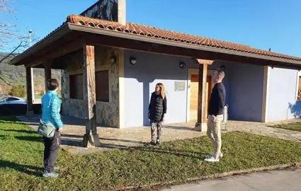 Vista del Centro Cívico de Argomilla, en Santa María de Cayón.
