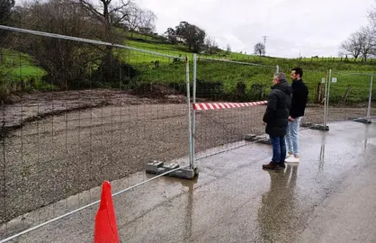 Las autoridades políticas visitaron las obras en ejecución en Beranga.