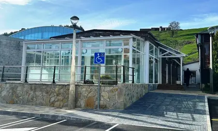 Bar de la Junta Vecinal de Renedo, en Piélagos, que sale a licitación.