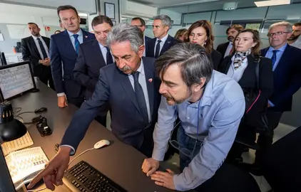 Visita de las autoridades políticas a Salvamento Marítimo.