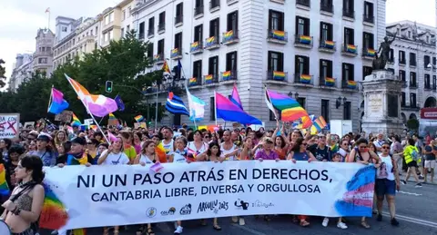 Cabeza de la manifestación con la pancarta. Ángel Camarero