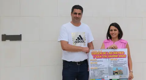 El edil de Festejos, Jesús Díaz Merino, la alcaldesa, Carmen Pérez Tejedor.