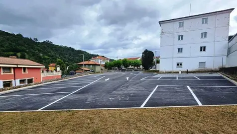 Aparcamiento finalizado en Arredondo.