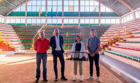 Vidriera en la bolera de Torrelavega.