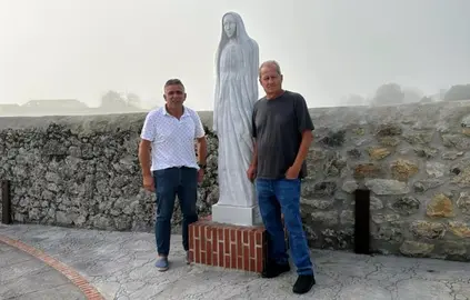 Nueva estatua colocada en El Rivero, en Argoños.