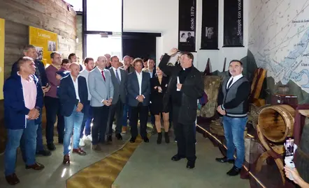 Momento de la bendición de las instalaciones. R.A.