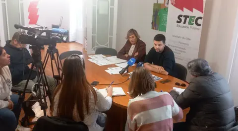 Rueda de prensa de los representantes del STEC.