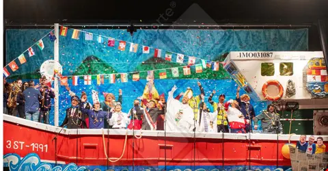 Frágile y su representación de la procesión de la Virgen del Puerto.