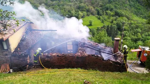 Incendio de la vivienda.