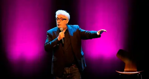 Leo Harlem sobre el escenario.