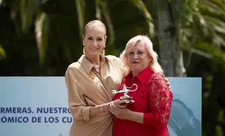 Un momento de la entrega del premio en Puente Viesgo.