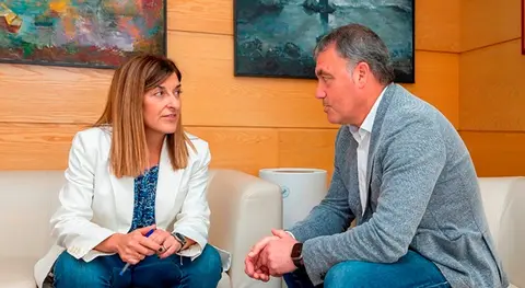 Reunión entre los dos políticos.