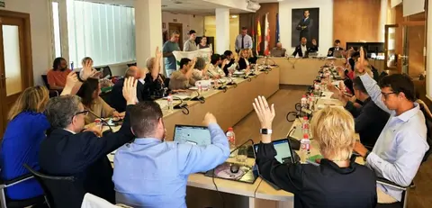 Concejales en el Pleno de Torrelavega.