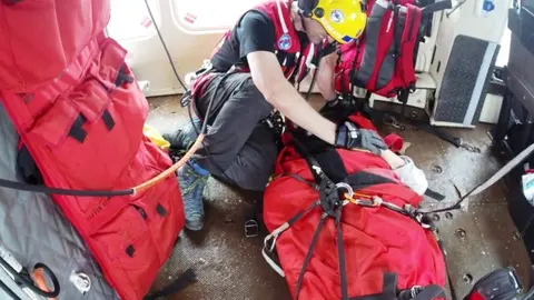 La mujer fue trasladada de Guriezo al Hospital Valdecilla.