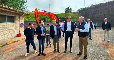 Visita al aparcamiento en el exterior de la Feria de Ganado.