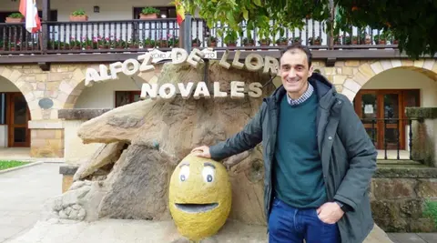 El alcalde de Alfoz de Lloredo, Enrique Bretones. R.A.