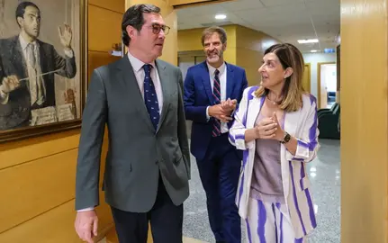 Reunión de la presidenta de Cantabria con la patronal nacional.