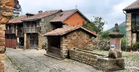 Localidad de Bárcena Mayor. R.A.