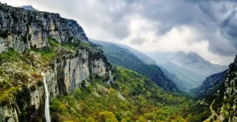 Los dos jóvenes son de Castilla y León.