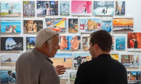 Visitantes a la feria.