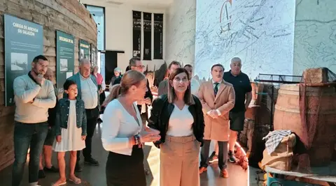 Ana María Fernández explicó el contenido de la Galería a la presidenta. R.A.