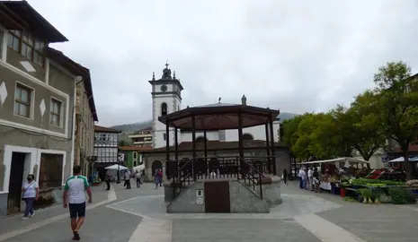 Plaza de los Duques de la Victoria- R. A.