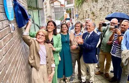 Placa a Casado Soto en Santander.