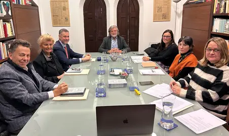 Integrantes en la reuni&oacute;n del Patronato Gerardo Diego.
