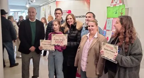 Un momento de la entrega de los premios en Santoña. R.A.