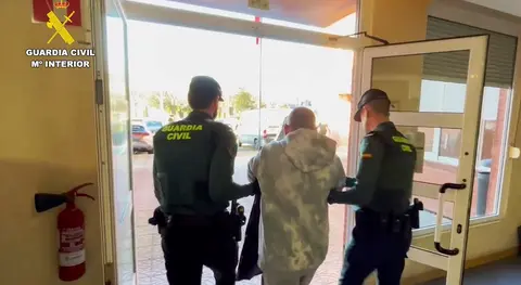 Un momento de una detención por la Guardia Civil.