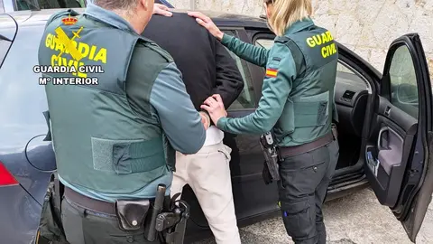 Detenido por el posible robo en un hotel.