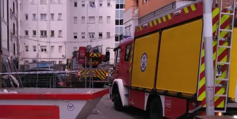 Los Bomberos acudieron al incendio de Laredo