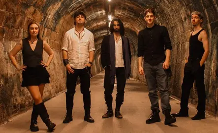 El grupo False Pretense.