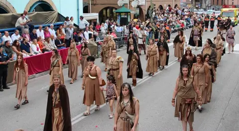 Desfile de Las Guerras Cántabras. Facebook Guerras Cántabras