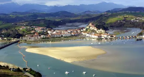 Vista de San Vicente de la Barquera.