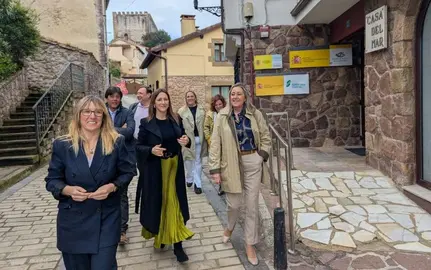 Las autoridades políticas visitaron las obras de la Casa del Mar.