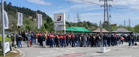 Huelga en la empresa Bridgestone en Puente San Miguel.