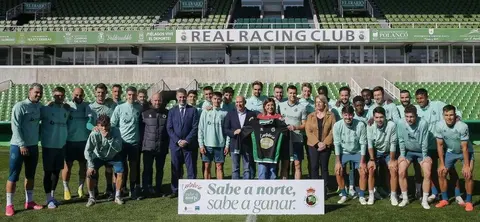 Presentación de la campaña con la plantilla del Racing.