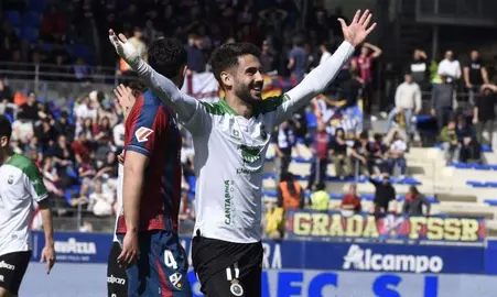 El Racing se impuso por 1-3 tras ir perdiendo.