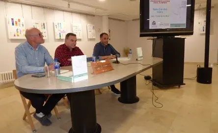 Presentación del libro de relatos en Santoña. R.A.