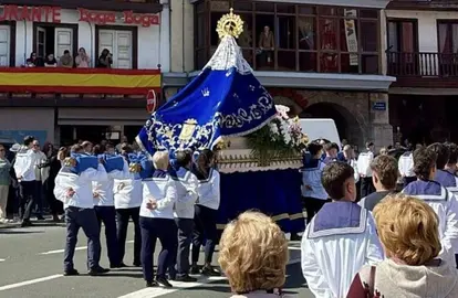 Procesión por las calles de La Folía.
