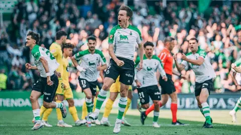 Los verdiblancos fueron por delante en el marcador por 2-0.